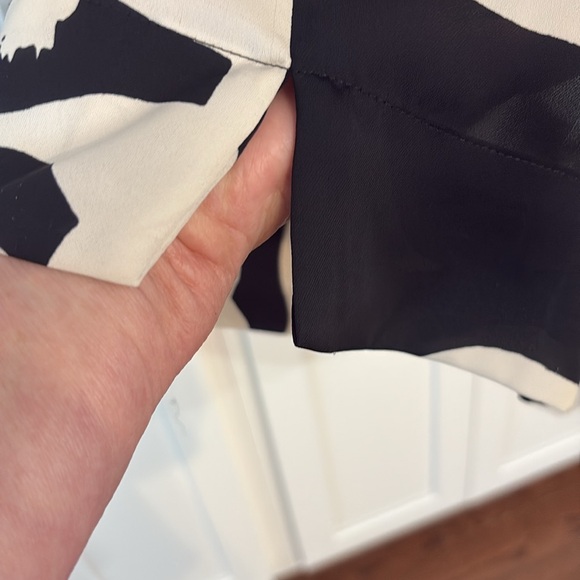 Chico's Abstract Black and Cream Blouse - Picture 4 of 9